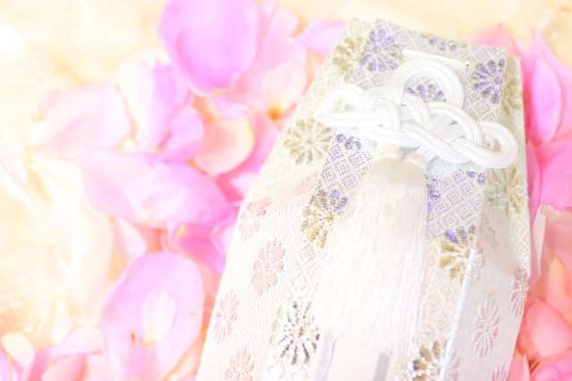 火葬で遺骨がピンクになる5つの科学的原因|不安をほどく見分け方と対処法